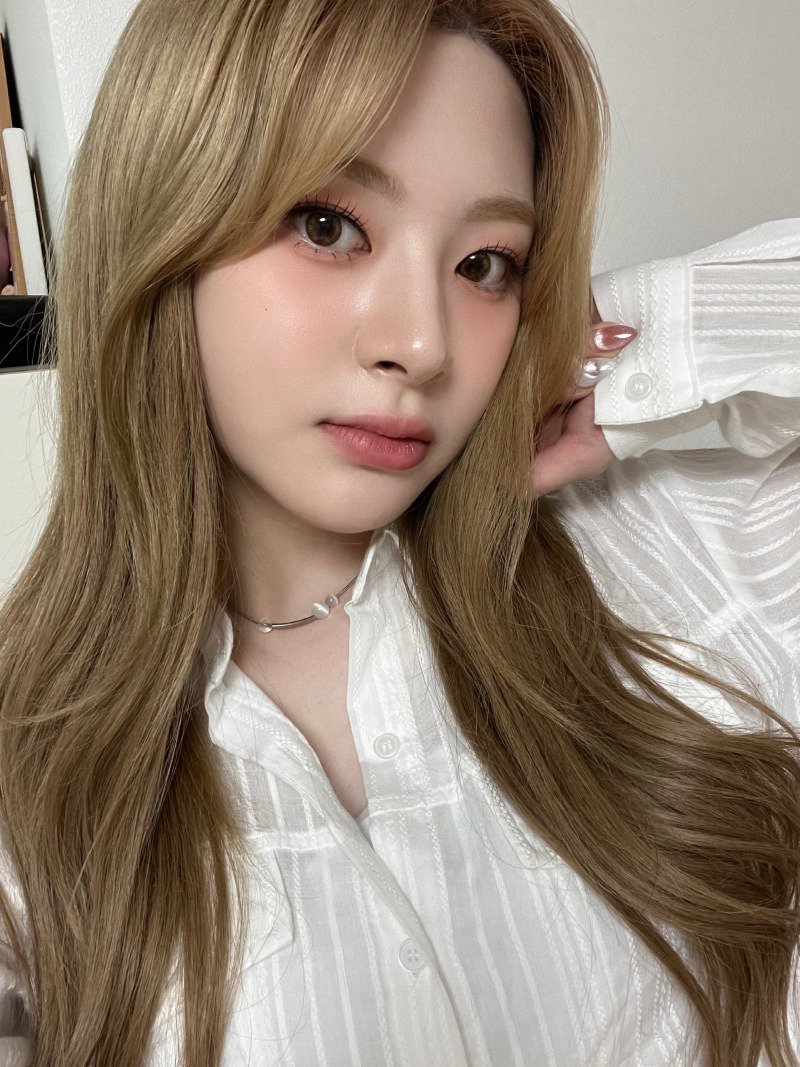 weverse_1-281093407.jpg